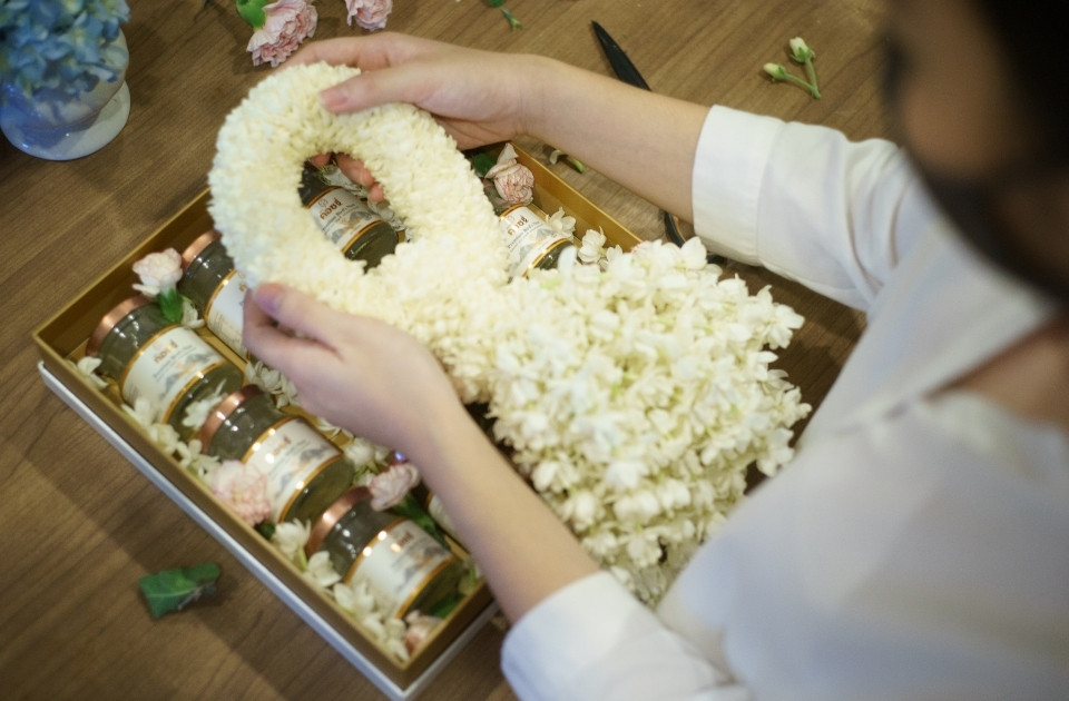 ของขวัญวันแม่ Cozxy รังนกแท้พร้อมดอกมะลิ แทนคำอวยพรสุขภาพจากลูกถึงแม่