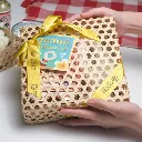 Songkran Classic Bird's Nest Set เซ็ตตะกร้าสงกรานต์เพื่อสุขภาพ รังนกพรีเมียม6ขวด น้ำอบ และมาลัยประดิษฐ์ - COZXY Thumbnail